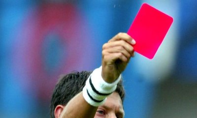 Foto: https://www.n-tv.de/sport/fussball/Die-schnellste-rote-Karte-der-Geschichte-article20736944.html