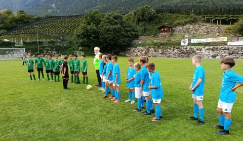 u10
